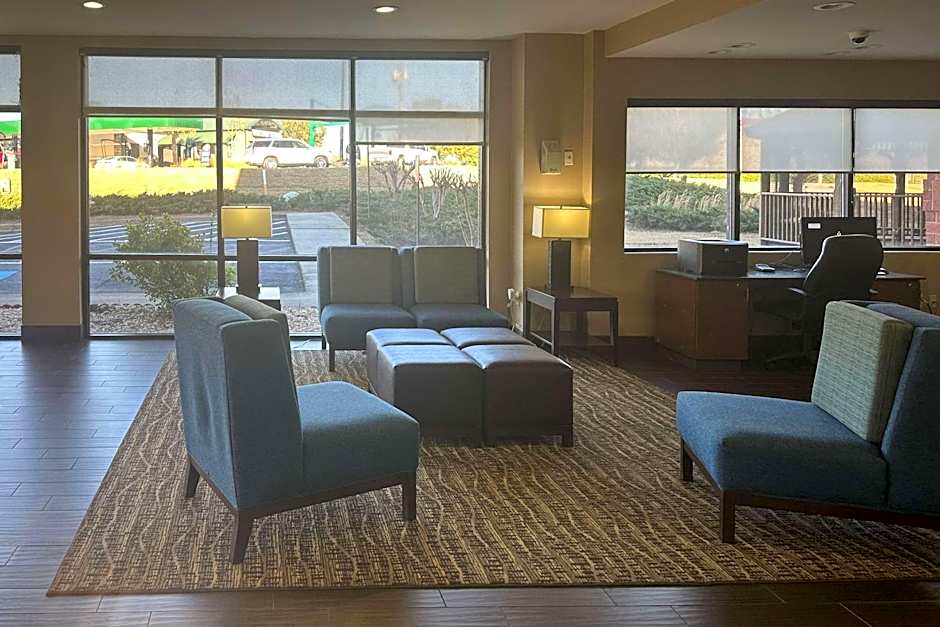 Comfort Suites Macon Northwest