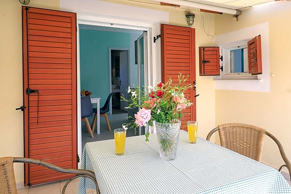 Filalithis Studios & Apartments