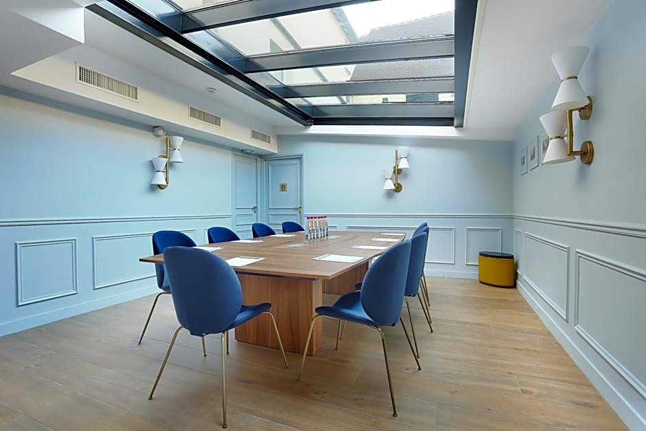 Hôtel du Cheval Blanc - Paris Marne La Vallée