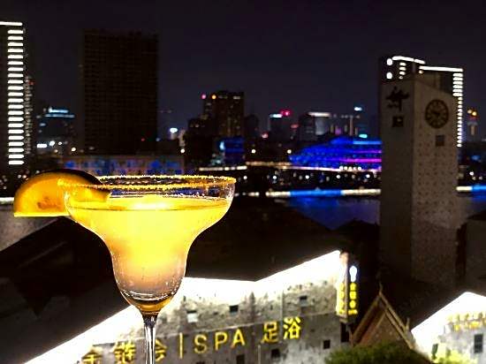 Ningbo Nantang Old Street Poning Hotel