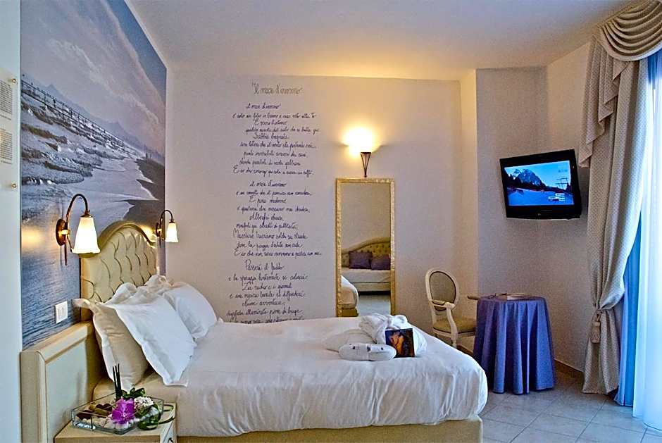 Sovrana Beach Hotel - Pet Friendly - Breakfast until 12 - Parking