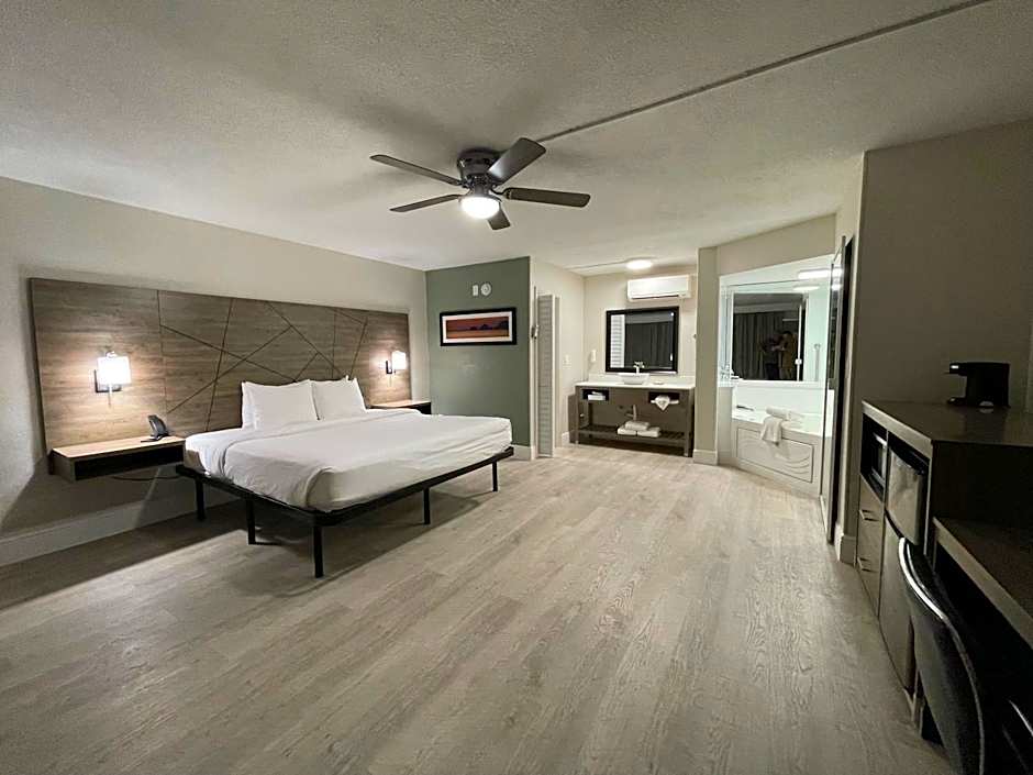 Quality Inn & Suites Airport/Cruise Port Hollywood