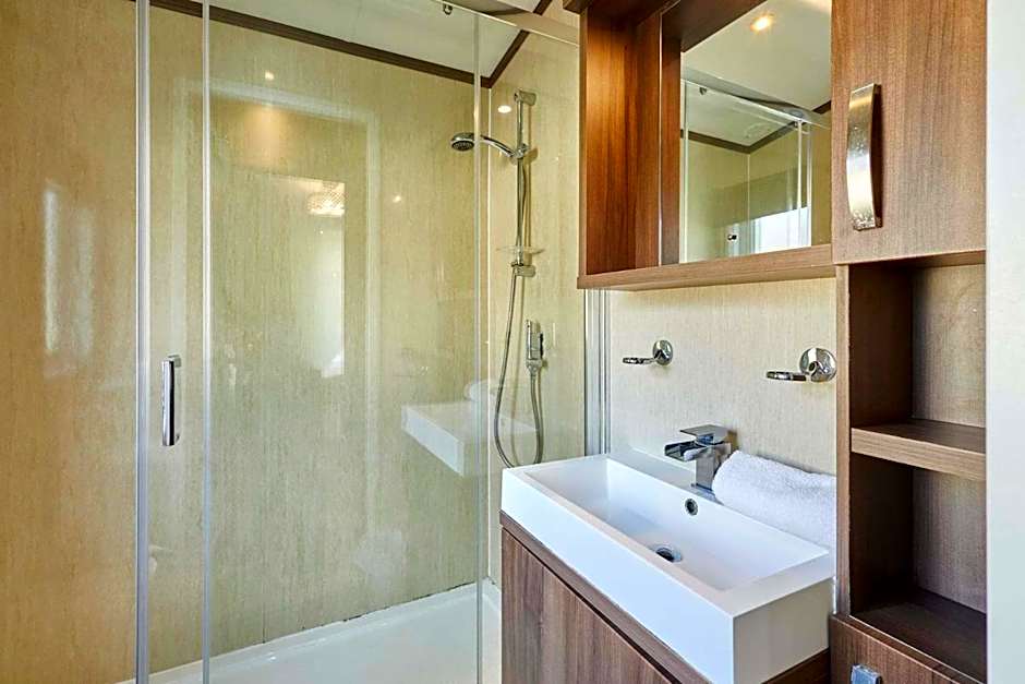 Lakeside Gem with Hot Tub