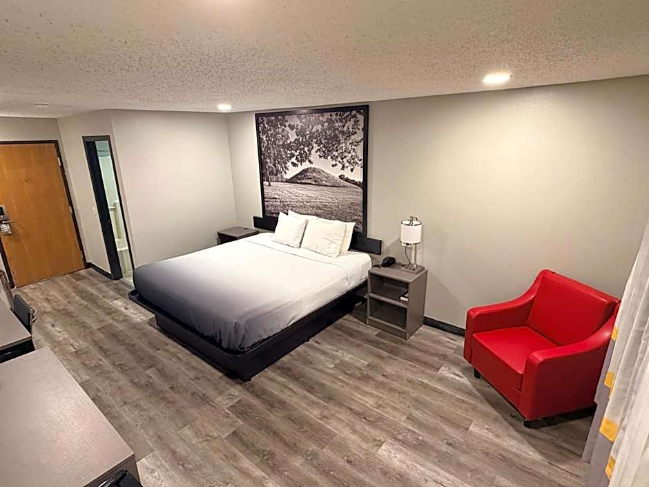 Super 8 by Wyndham Macomb