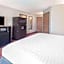 Baymont by Wyndham Brooklyn Center