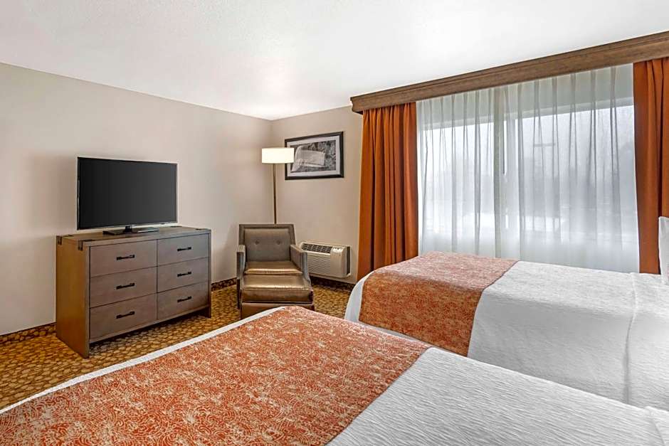 Best Western Plus Mill Creek Inn