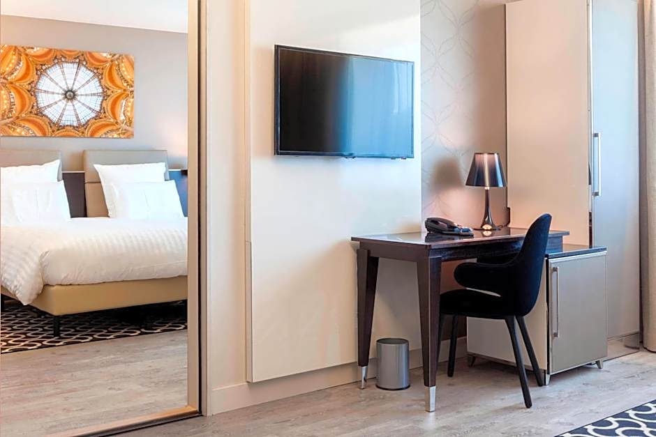 AC Hotel by Marriott Paris Porte Maillot