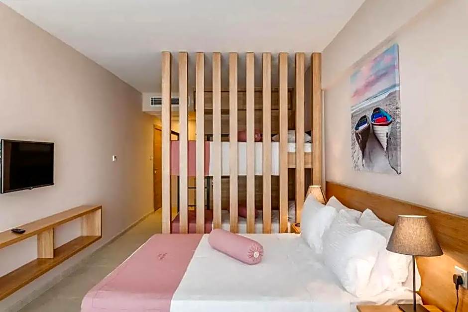 Olivia Palm Hotel