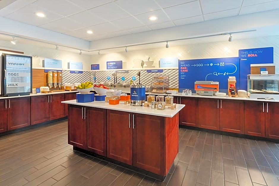 Holiday Inn Express & Suites Cincinnati Riverfront By IHG