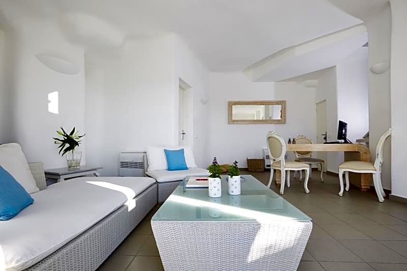 White Santorini Suites & Spa