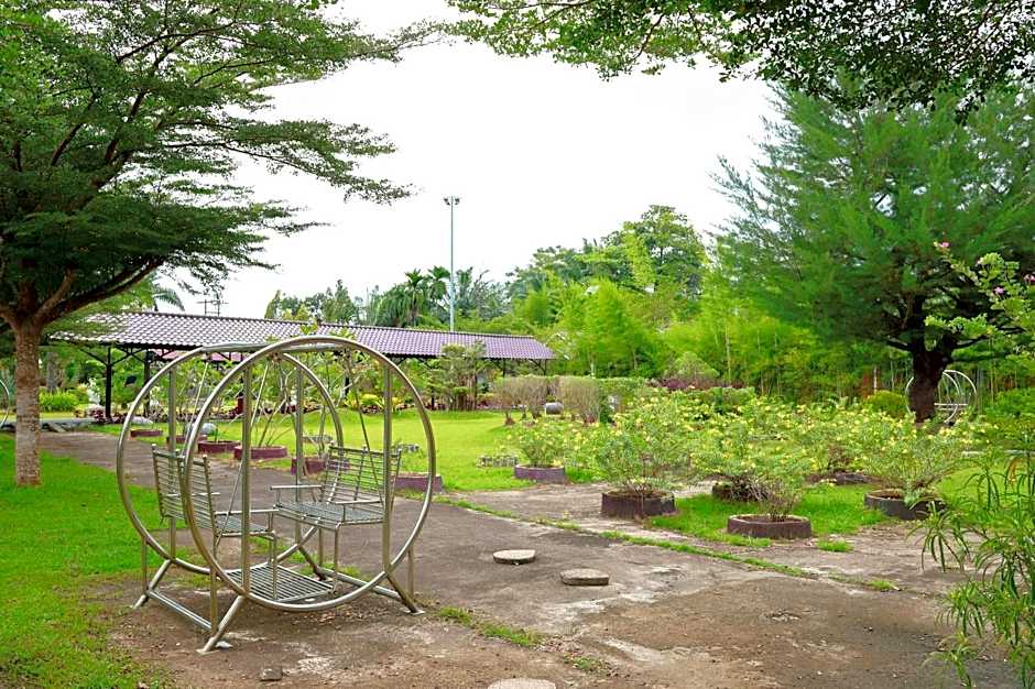 Thongs Inn Hotel Kualanamu