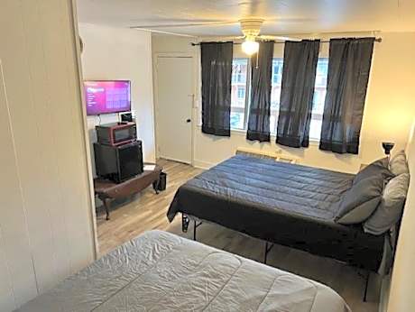 Spruce Pine Inn