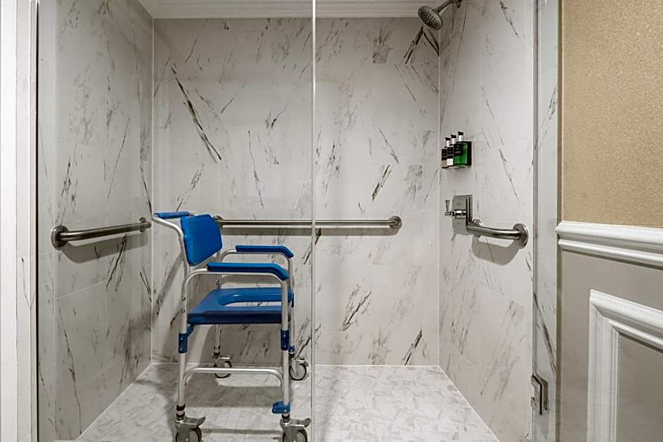 The Drake Oak Brook, Autograph Hotels