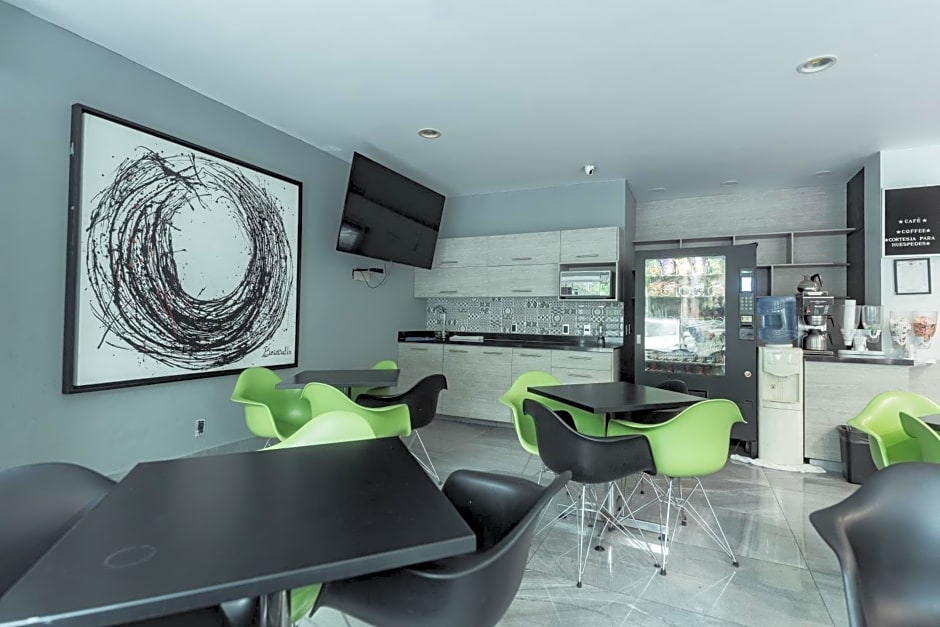 HOTEL LEMON GREEN -Zona Expo Frente al Centro de Convenciones