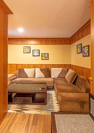 Premier Family Room
