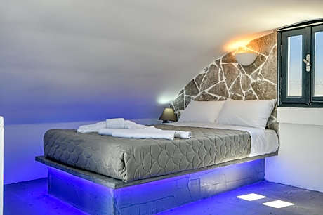 Deluxe Suite with Spa Bath and Sea View