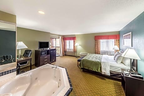 King Suite with Jacuzzi - Non-Smoking