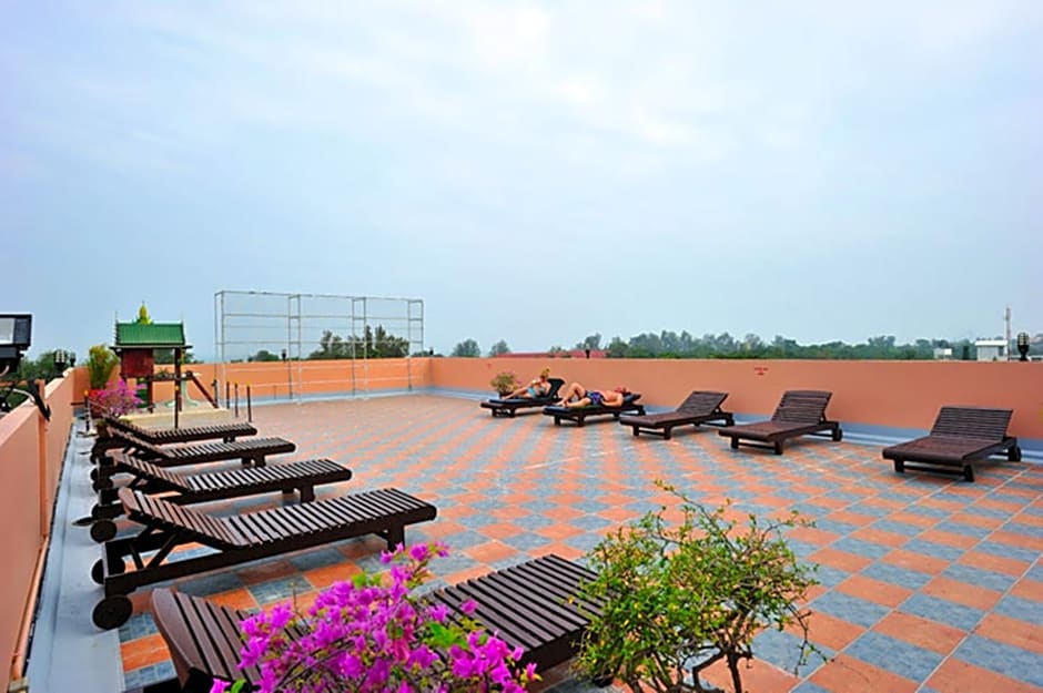 Thipurai city hotel (SHA Extra Plus)