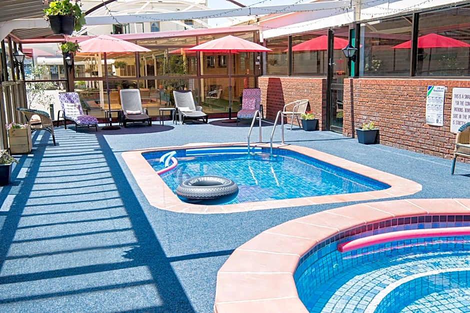 Elm Court Motel