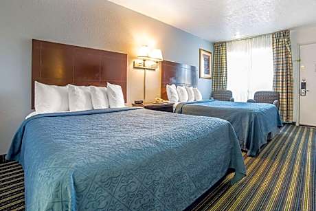 Standard Queen Room with Two Queen Beds - Non-Smoking