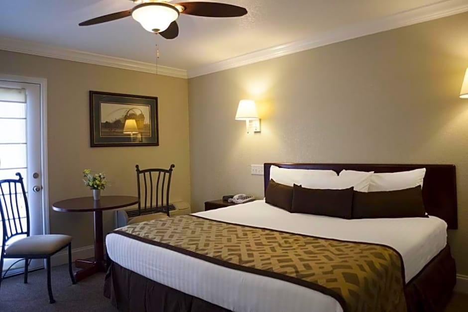 Reagan Resorts Inn