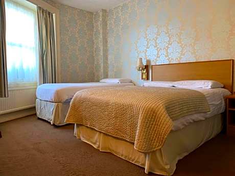 Triple Room with Bath