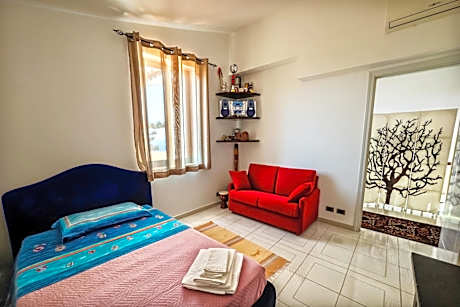 Deluxe Suite with Sea View