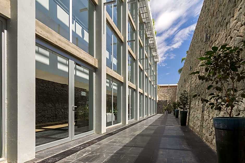 Dazzler by Wyndham Colonia