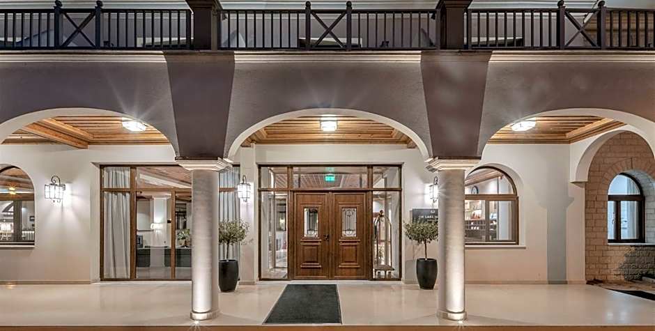 The Lake Hotel