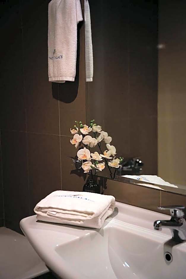 PARNIS PALACE Hotel Suites