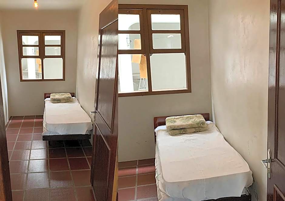 Casa de praia com boa ventilação garagem coberta para 3 carros 50m da praia