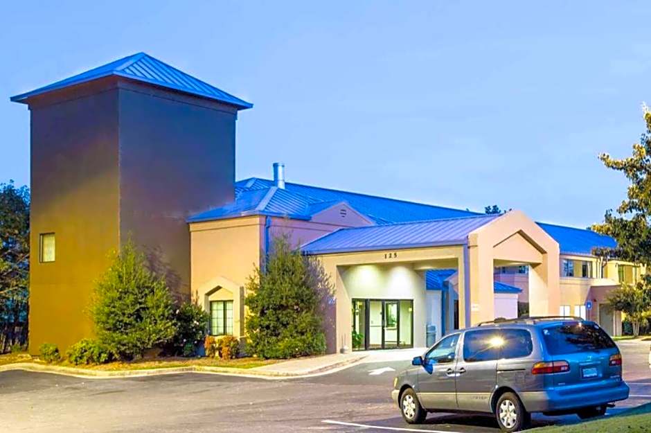 Rodeway Inn Austell Six Flags