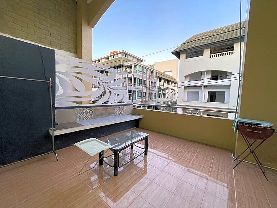 OYO 75486 Anna Residence Jomtien