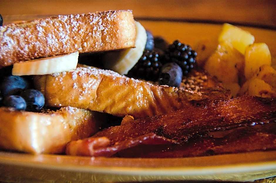 The Fraser River's Edge B&B Lodge