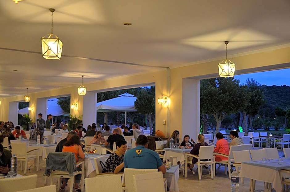 ANDRIAKE BEACH CLUB HOTEL