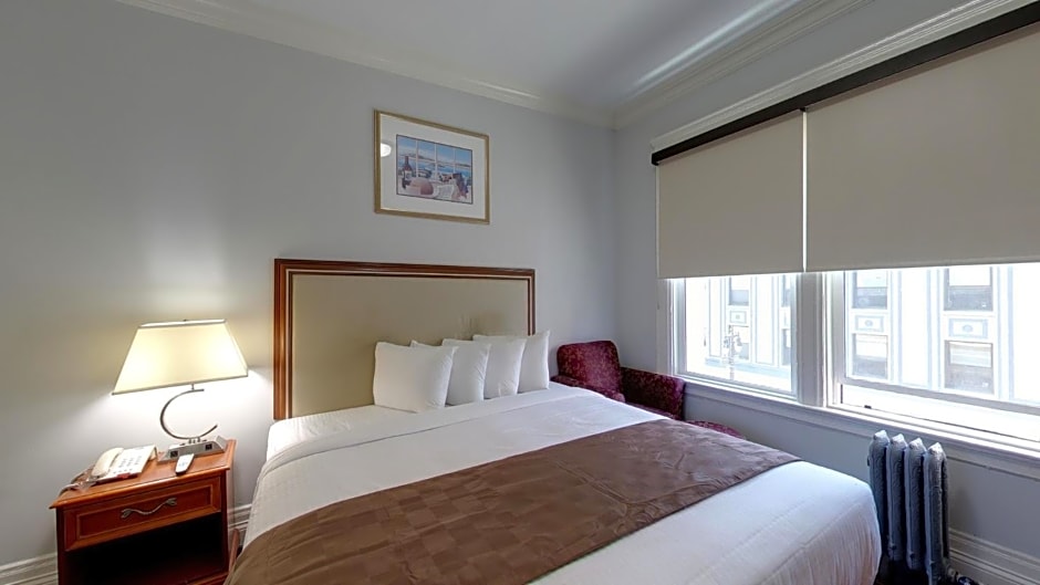 Warfield Hotel