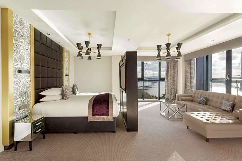 DoubleTree by Hilton Edinburgh - Queensferry Crossing