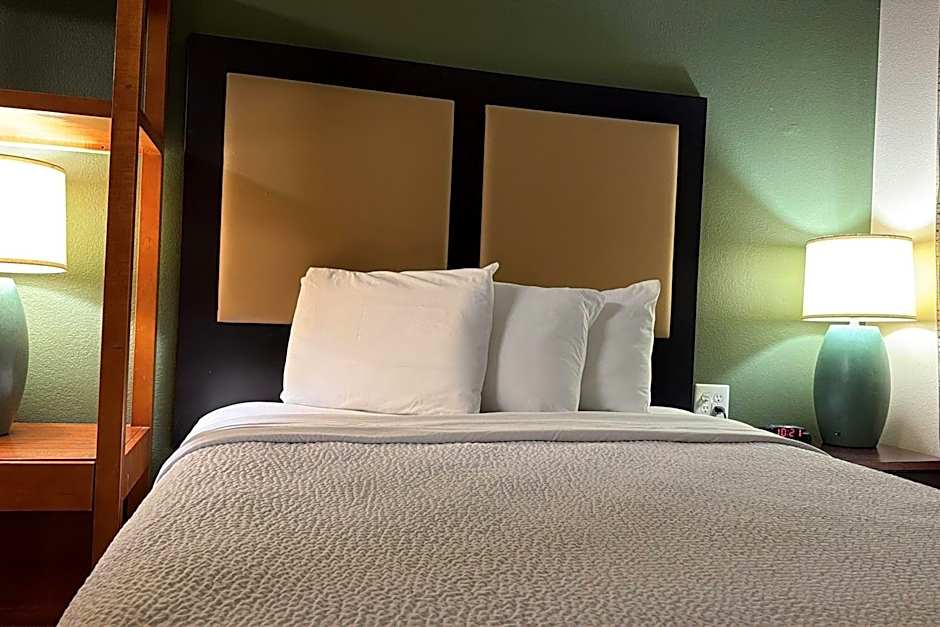 Hawthorn Extended Stay by Wyndham Irving Las Colinas