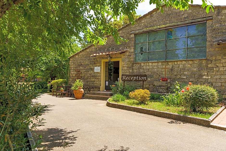 Residence with swimming pool immersed in the typical Tuscan countryside just 5 minutes from Massa Marittima