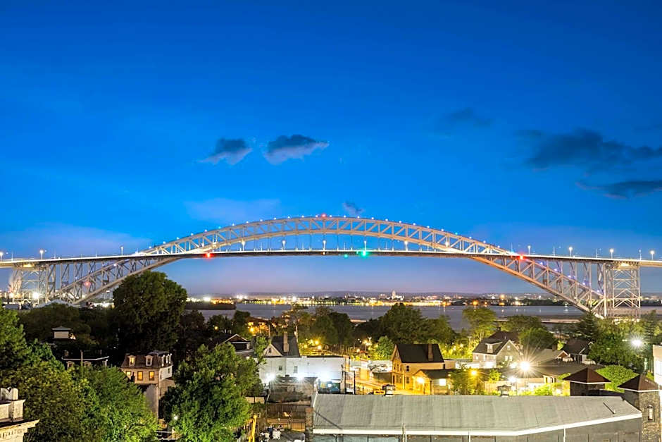 Days Inn by Wyndham Staten Island