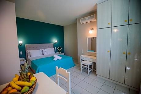 Studio Apartment with Sea View