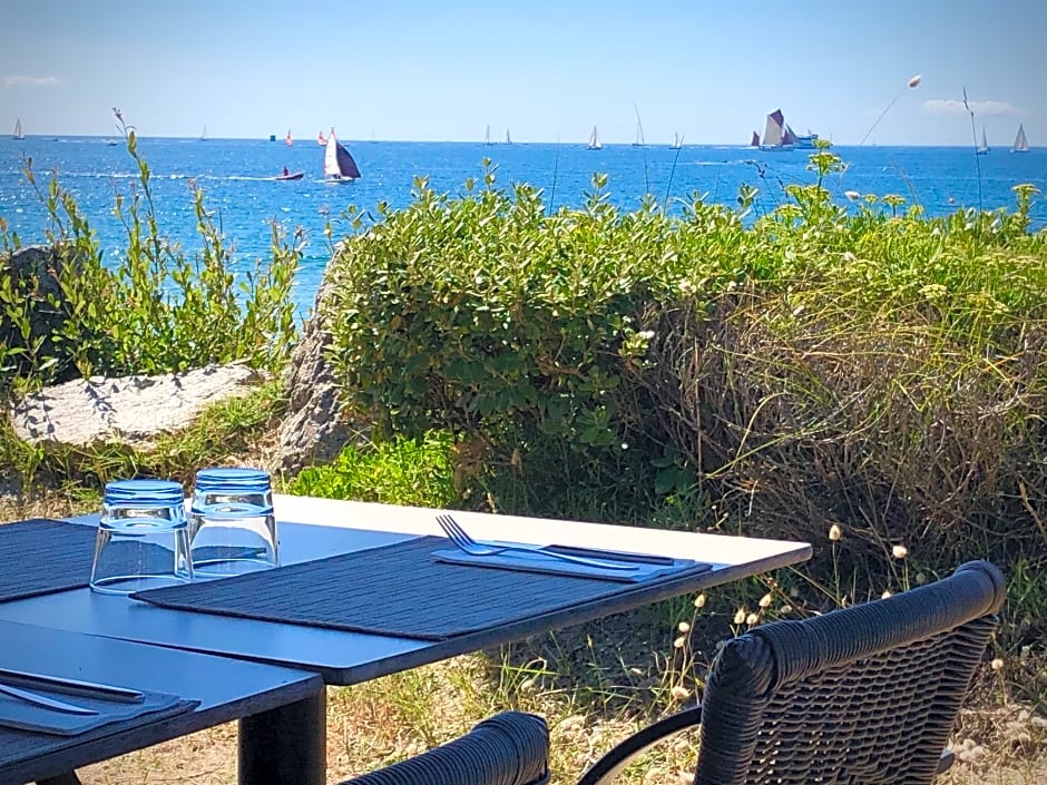 Logis Hotel & Restaurant Les Mouettes,Larmor Plage