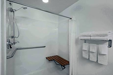 2 Queen Beds Accessible Room Non-Smoking