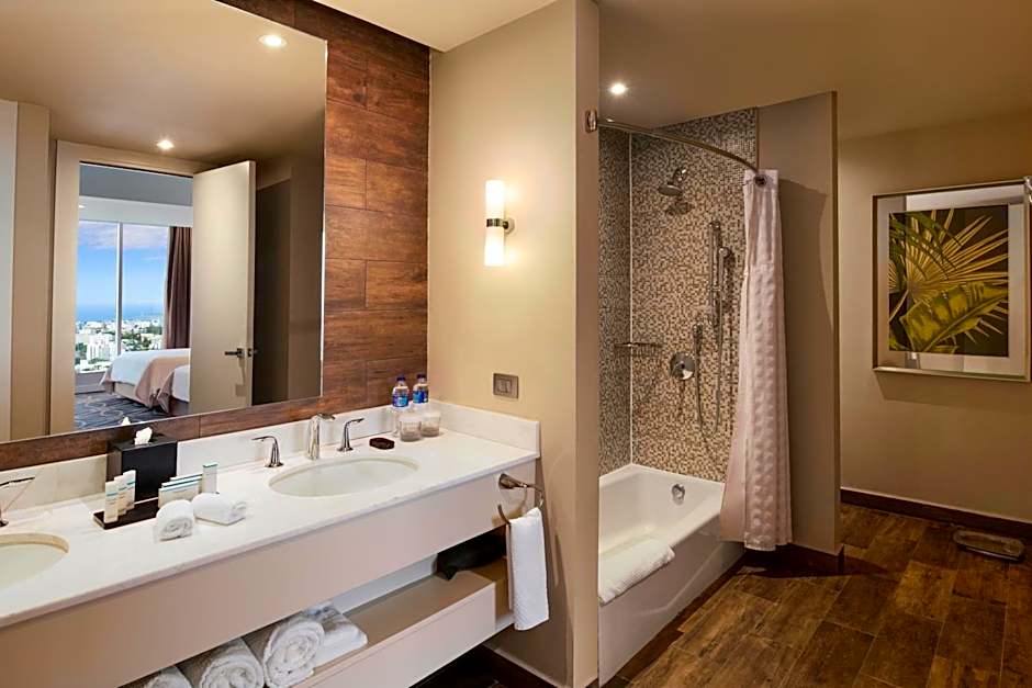 Embassy Suites By Hilton Santo Domingo