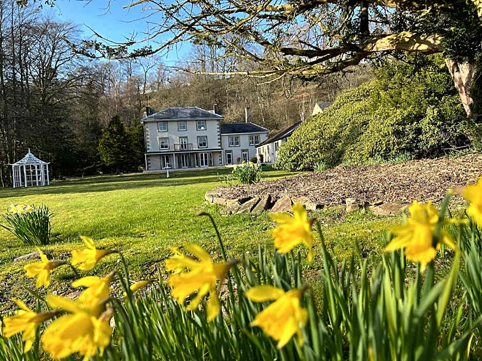Lovelady Shield Hotel