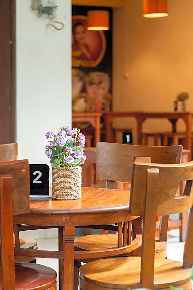 Miraa Guest House & Resto
