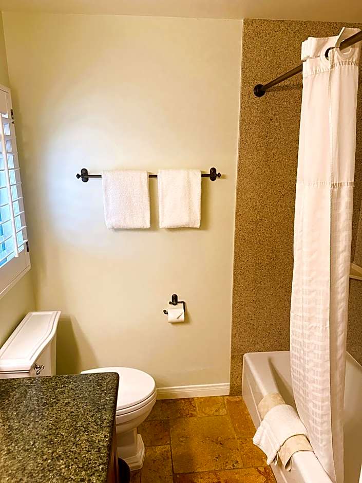 Castillo Inn at the Beach