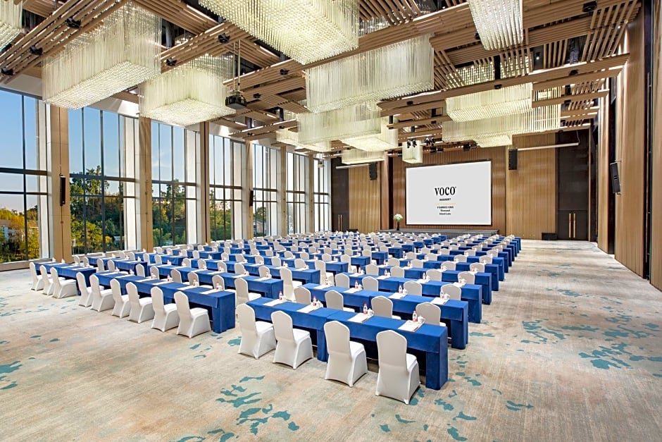 voco Thousand Island Lake By IHG