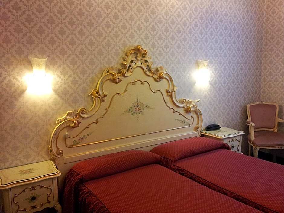 Hotel Diana