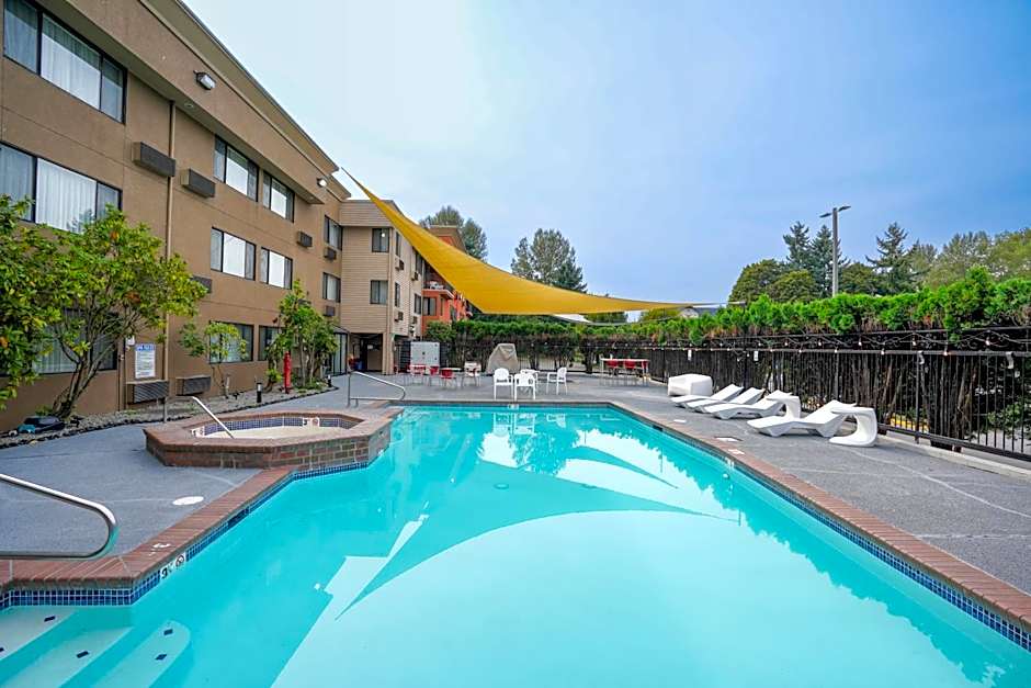 Ramada by Wyndham Tukwila Southcenter